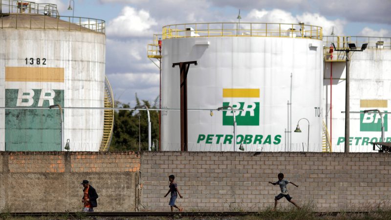 Petrobras pede propostas finais por refinaria Rlam, incluindo ao Grupo Mubadala