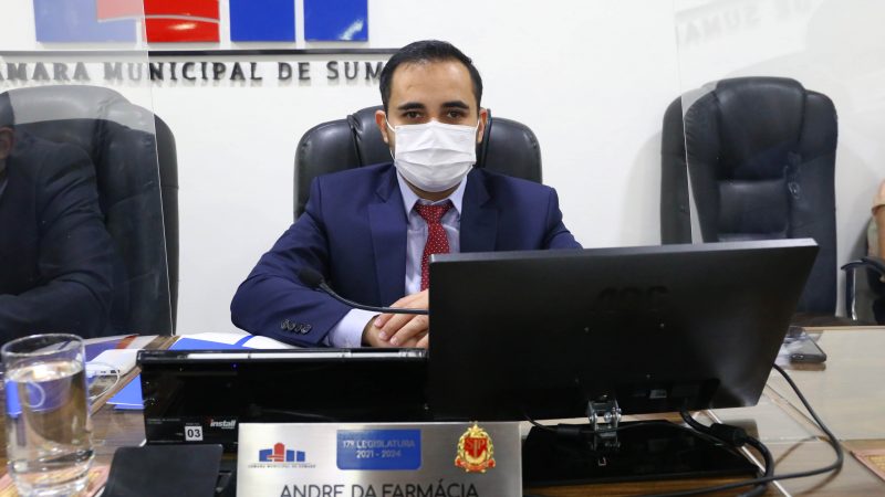 Andre da Farmácia presta homenagem a trabalhadores da Educação em Sumaré