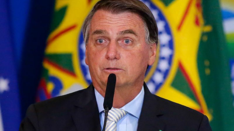 “O nome é auxílio, não é aposentadoria”, diz Bolsonaro sobre coronavoucher