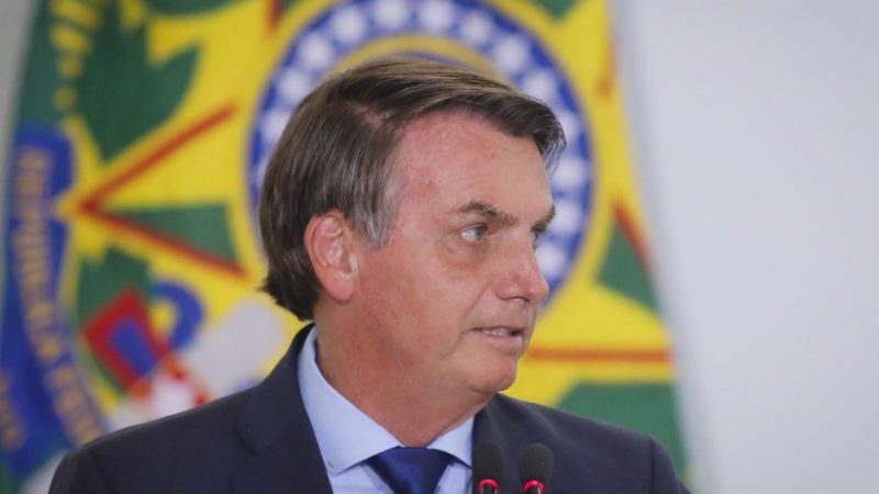 Alta de 39% no preço do gás natural é “inadmissível”, diz Bolsonaro