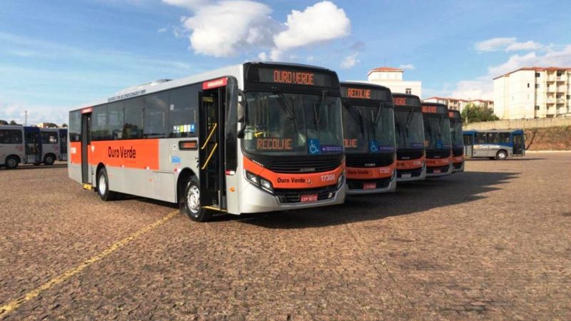 Renovação da frota: mais cinco novos ônibus passam a compor o transporte coletivo municipal