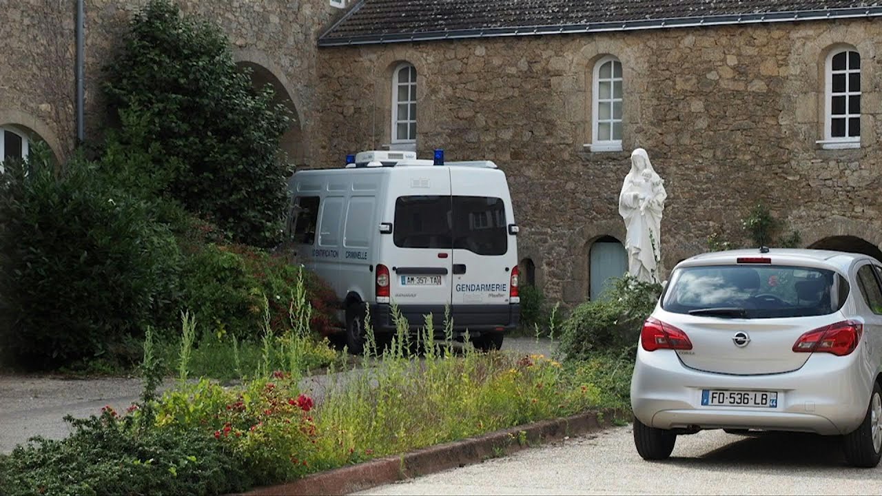Padre é assassinado por suspeito de incendiar catedral de Nantes | AFP