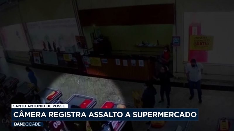 Santo Antônio de Posse: Câmera registra assalto a supermercado