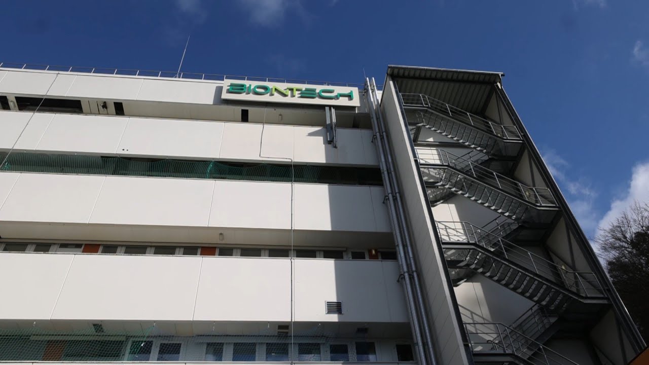Vacina da Pfizer não precisa de ajuste para variantes | AFP