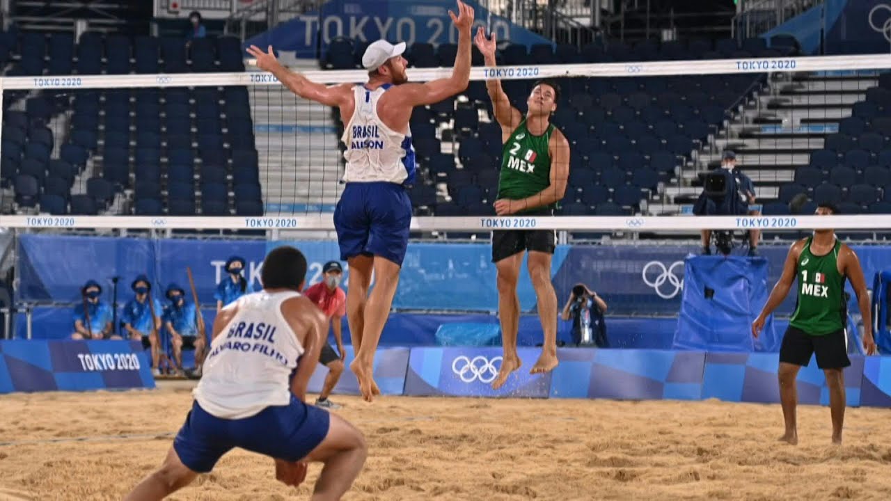 Vôlei de praia: Alison e Álvaro vão às quartas de final | AFP