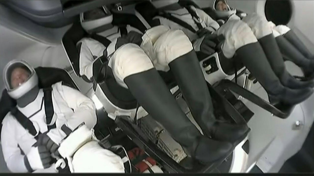 Tripulação da SpaceX está ‘saudável, feliz e descansando’ | AFP