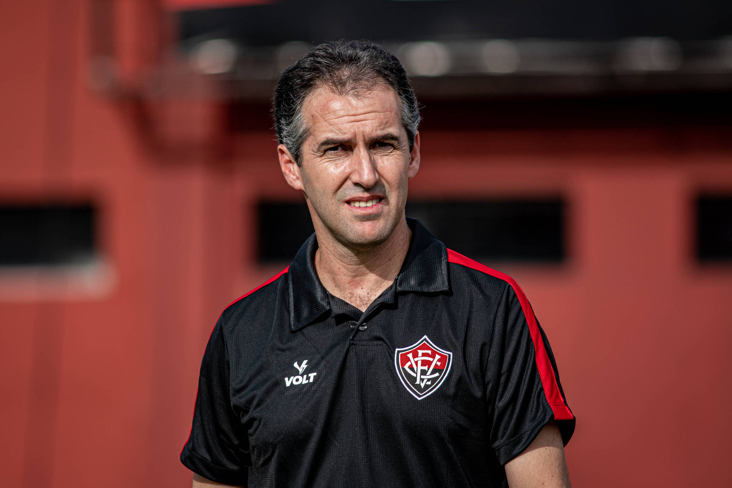 Alvo do Santos, Condé deve ficar no Vitória – 15/12/2023 – Esporte