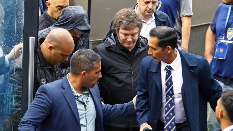 Argentina: Milei é vaiado ao comparecer à eleição do Boca – 17/12/2023 – Esporte