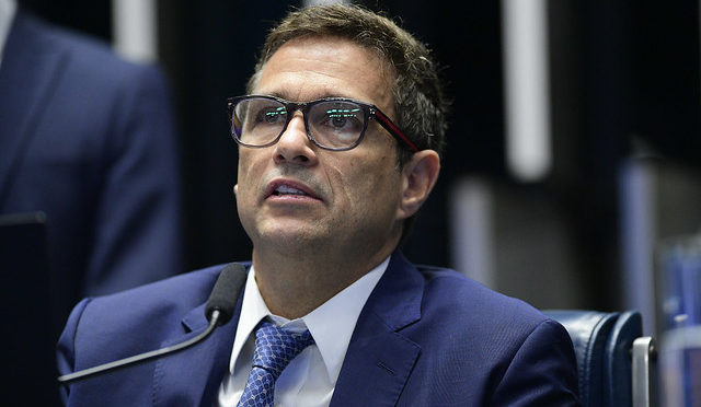 Campos Neto diz que juros serão o mais baixo possível e critica análises econômicas