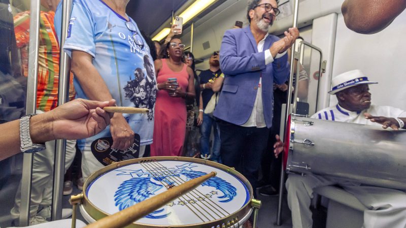 Dia do Samba: Rio comemora no trem e no barracão – 27/11/2023 – Turismo