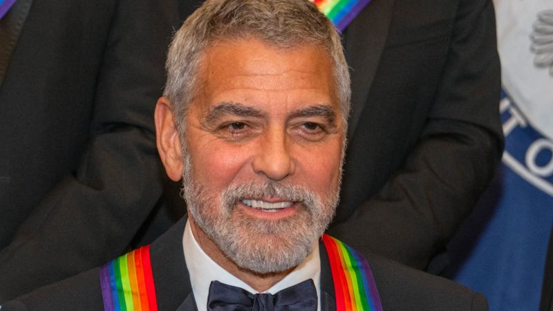 George Clooney tem uma estratégia simples para ficar longe de problemas como figura pública