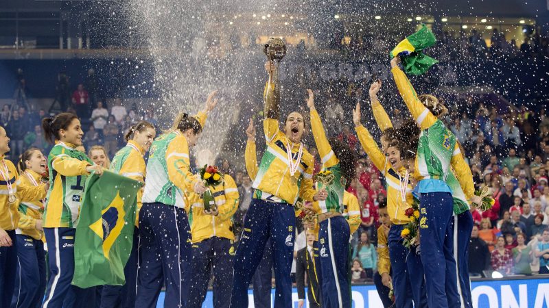 Handebol: Brasil celebra década de título mundial feminino – 20/12/2023 – Esporte