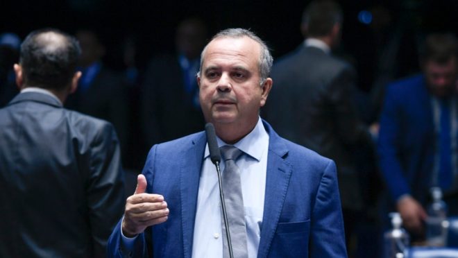 Marinho diz que governo tem “sanha arrecadatória” enquanto Costa vê “agonia”