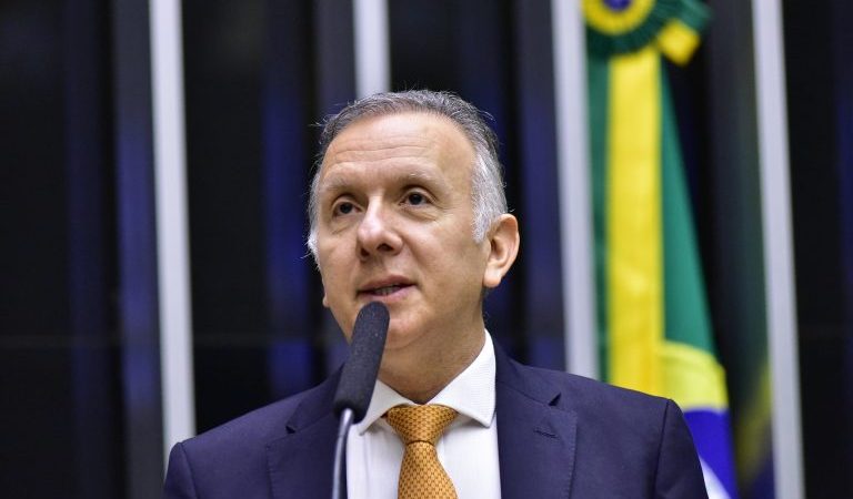 Texto da reforma tributária altera impostos sobre herança e prevê IPVA sobre jatinhos e iates – Notícias
