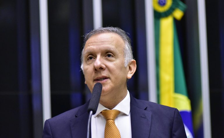 Texto da reforma tributária altera impostos sobre herança e prevê IPVA sobre jatinhos e iates – Notícias