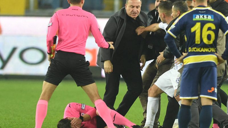Turquia para campeonatos após dirigente esmurrar árbitro – 12/12/2023 – O Mundo É uma Bola
