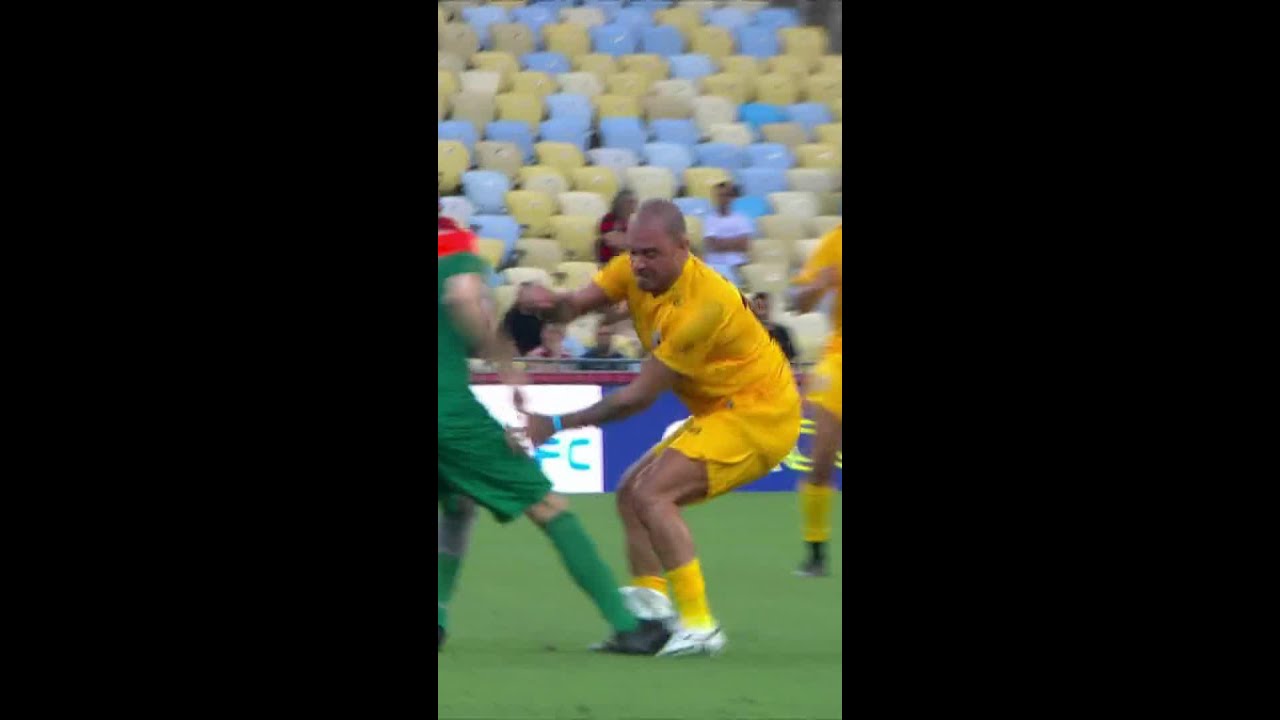 DIOGO NOGUEIRA BOTOU O PÉ NA AREIA E TROPEÇOU EM CAMPO! | JOGO DAS ESTRELAS | #shorts | ge.globo