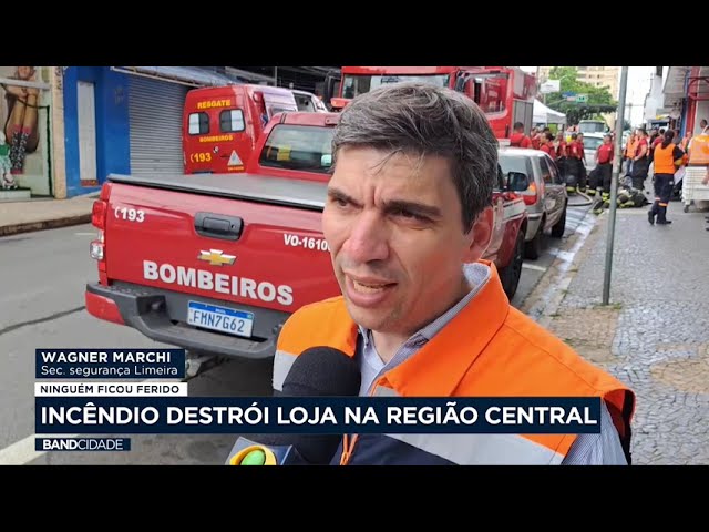 Incêndio destrói loja na região central de Limeira