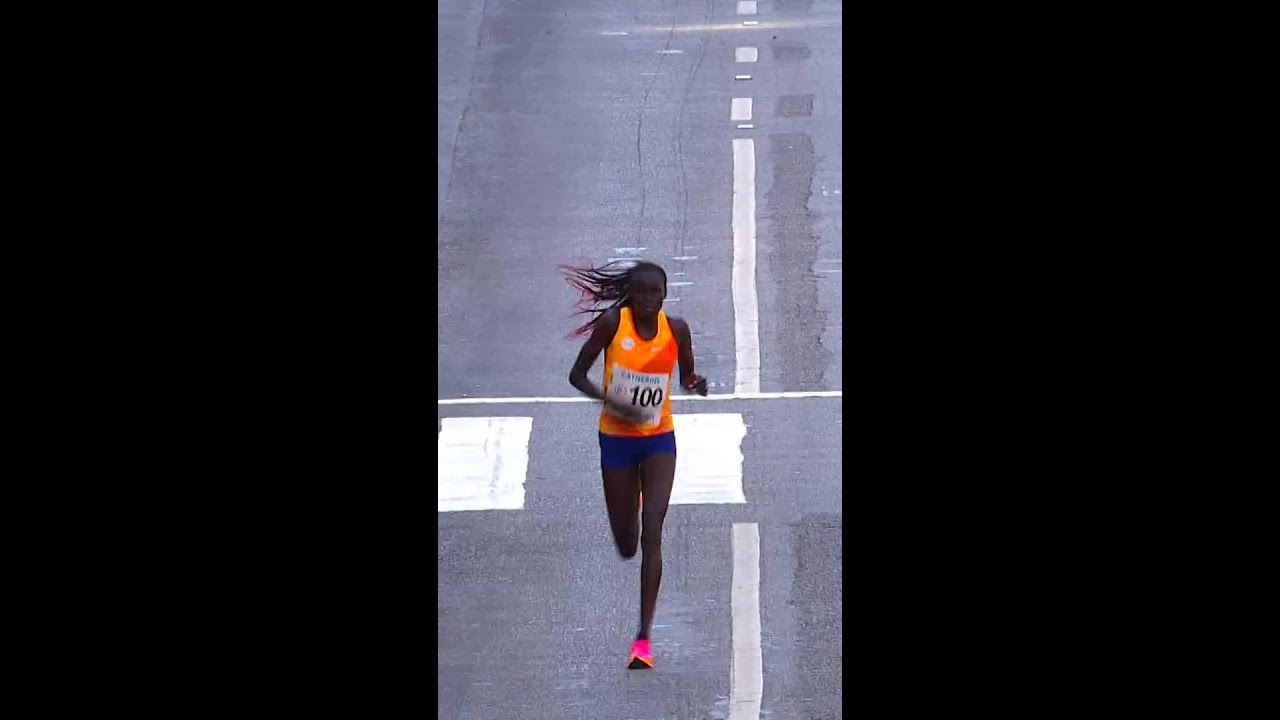 QUENIANA VENCE A CORRIDA SÃO SILVESTERE NO PERCURSO FEMININO | #shorts | ge.globo