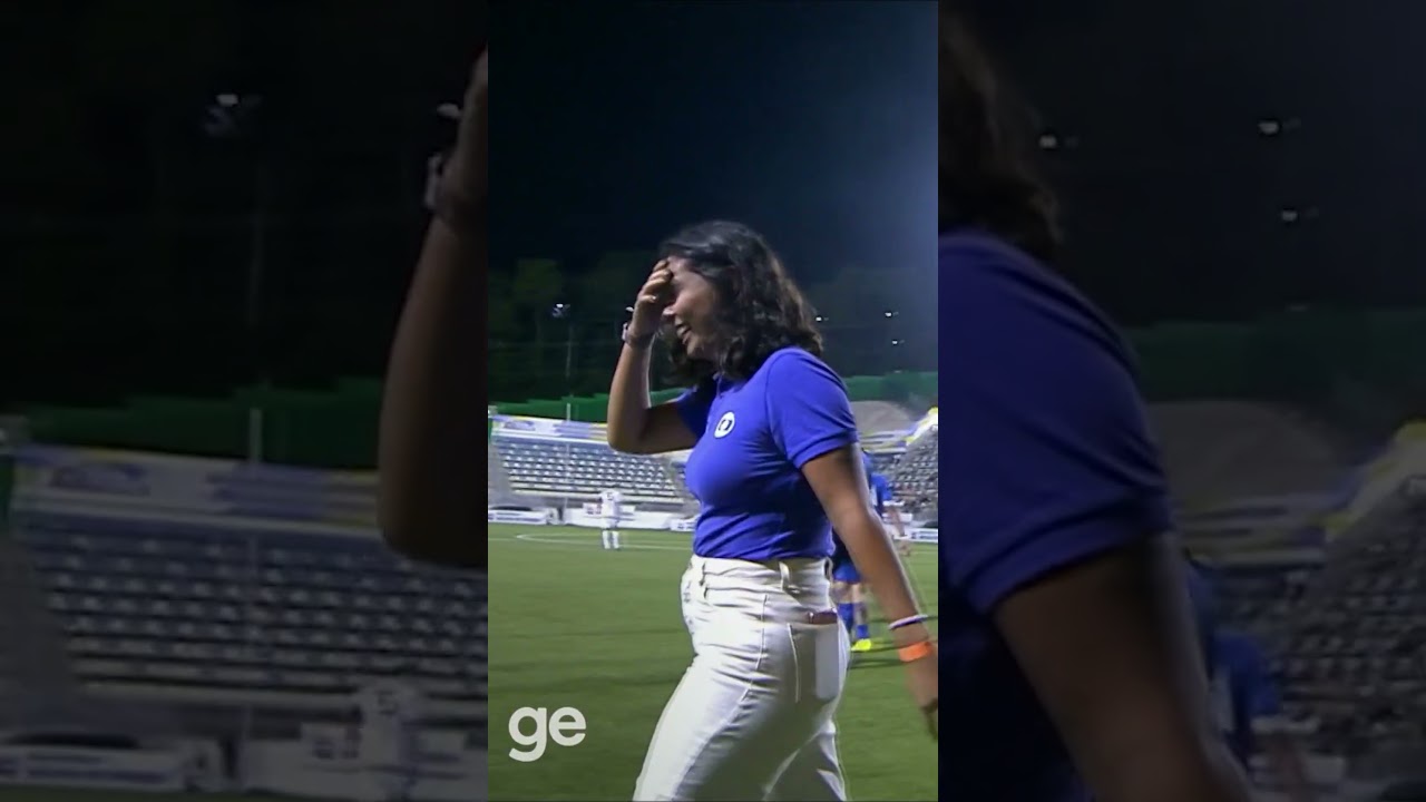 REPÓRTER DO SPORTV FAZ GOLAÇO DE PÊNALTI EM AMISTOSO BENEFICENTE | #shorts | sportv