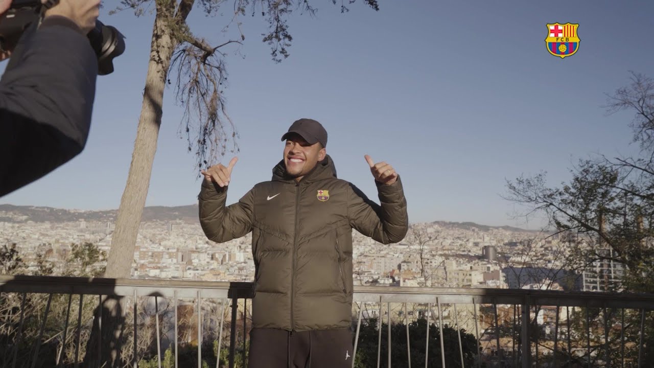 Vitor Roque chega ao Barcelona | AFP