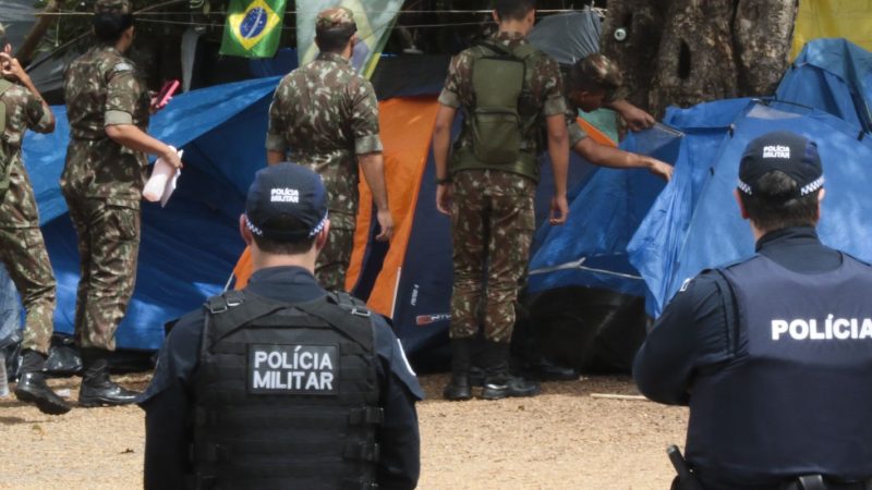 8/01: Especialista considera apurar responsabilidade do Exército
