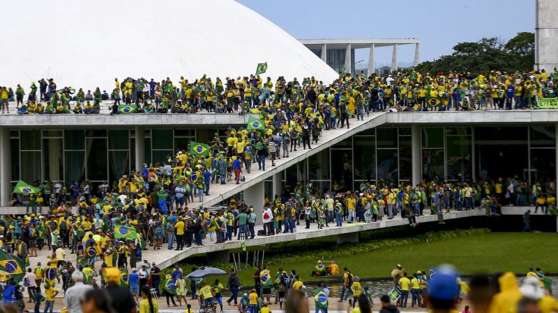 8/01: Psicólogo aponta insurgência da extrema direita