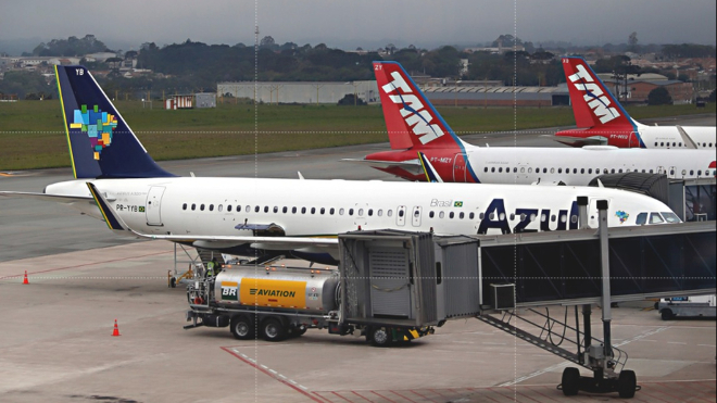 Aéreas cancelam voos para a Argentina devido à greve contra Milei
