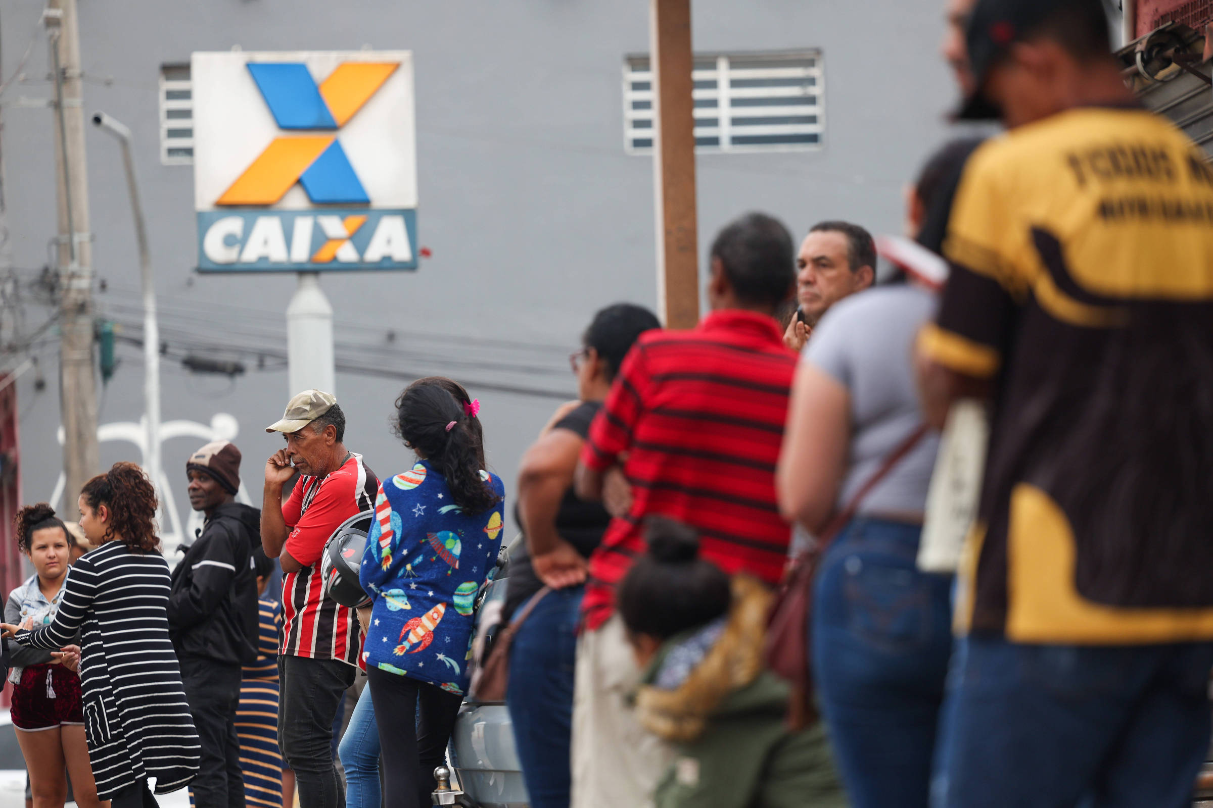 Beneficiários do Bolsa Família chegam a gastar mais de R$ 100 por mês em apostas esportivas, diz Datafolha – 14/01/2024 – Esporte