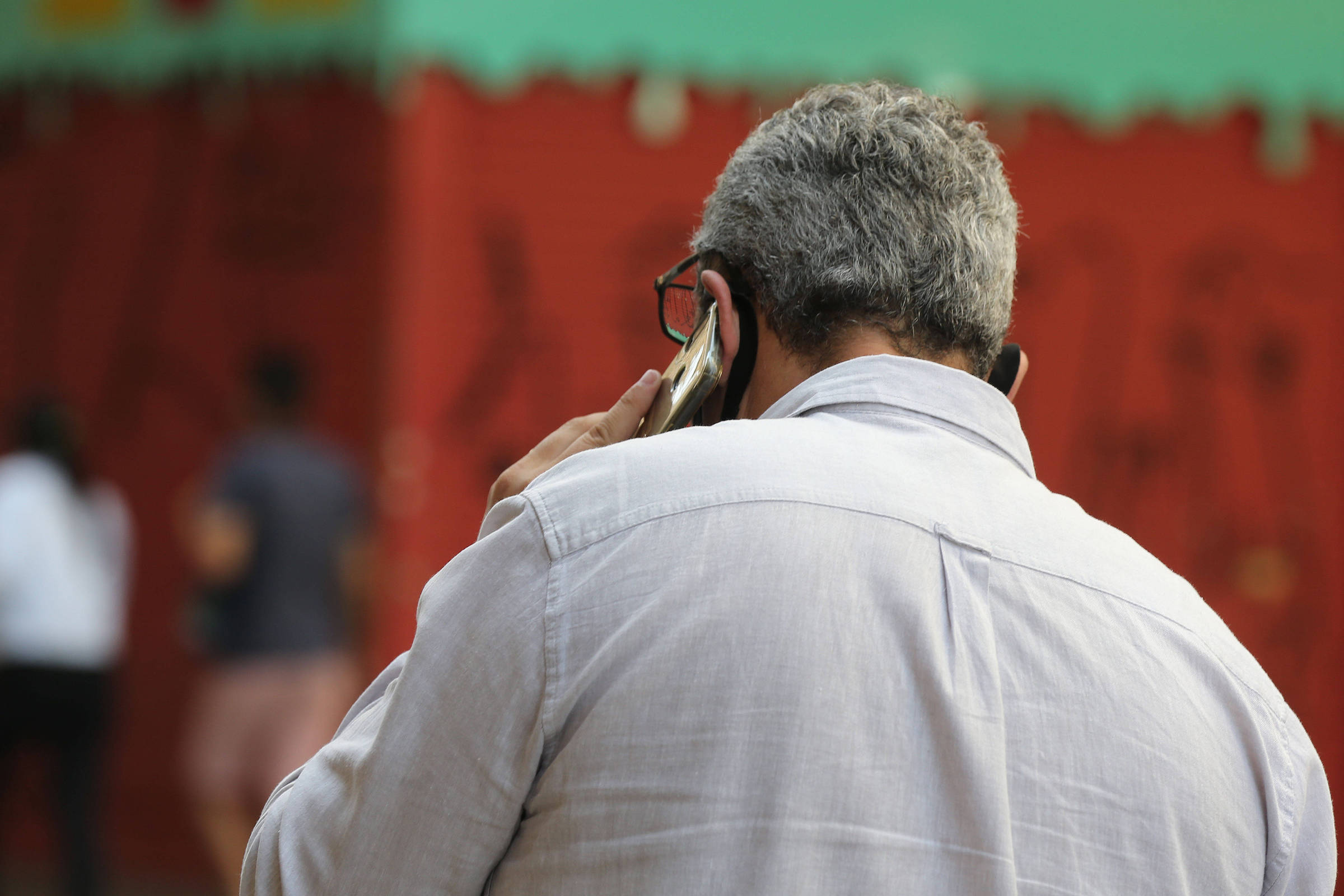 Celulares estão sendo atacados dentro das telefônicas – 14/01/2024 – Ronaldo Lemos
