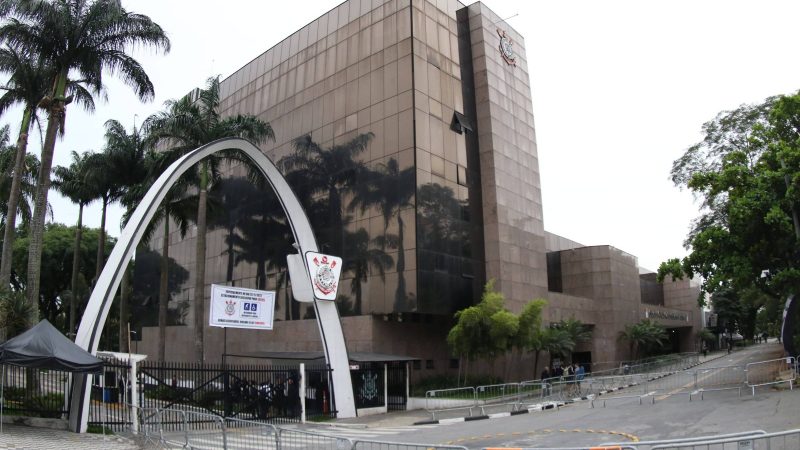 Corinthians leva para polícia equipamentos de espionagem – 15/01/2024 – Esporte