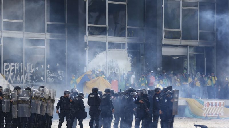 Especialistas apontam intenções por trás da tentativa de golpe em 8/1
