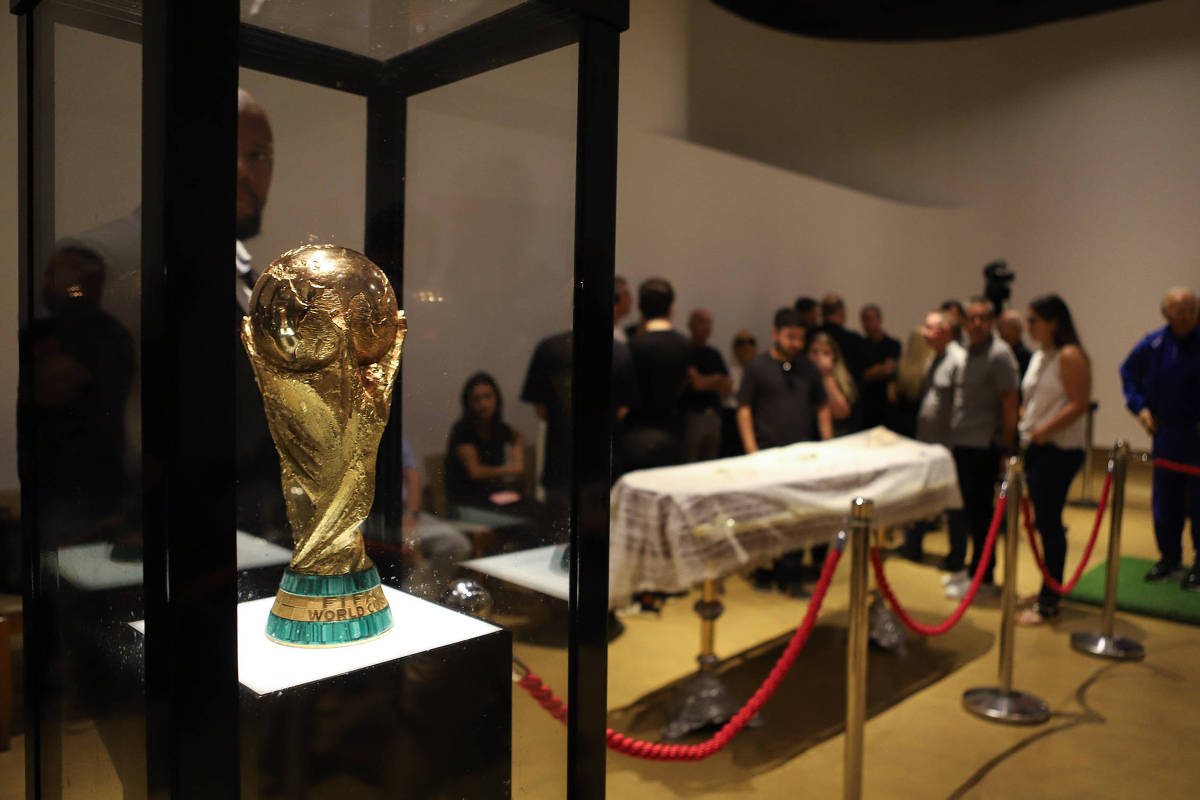 Fãs prestam homenagens a Zagallo em velório no Rio – 07/01/2024 – Esporte