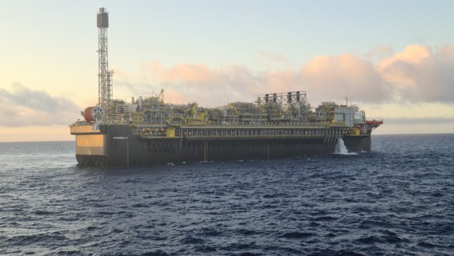 Governo aumenta exigência de conteúdo local em petróleo e gás