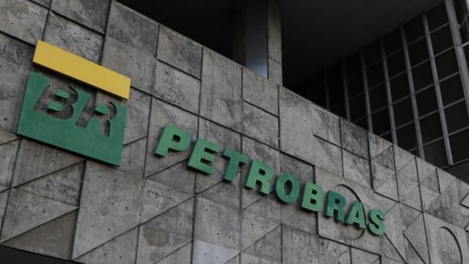 Governo indica nome para a Petrobras que já foi rejeitado por atividade partidária