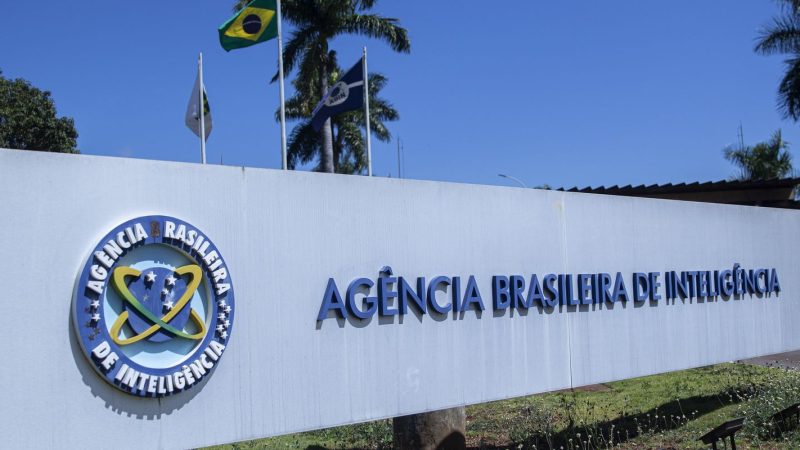 Lula demite diretor-adjunto da Abin