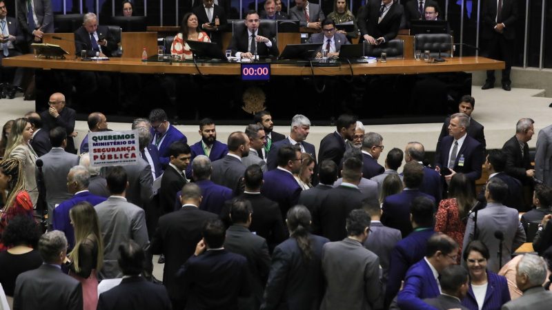 Lula sanciona LDO de 2024 com meta de zerar déficit fiscal