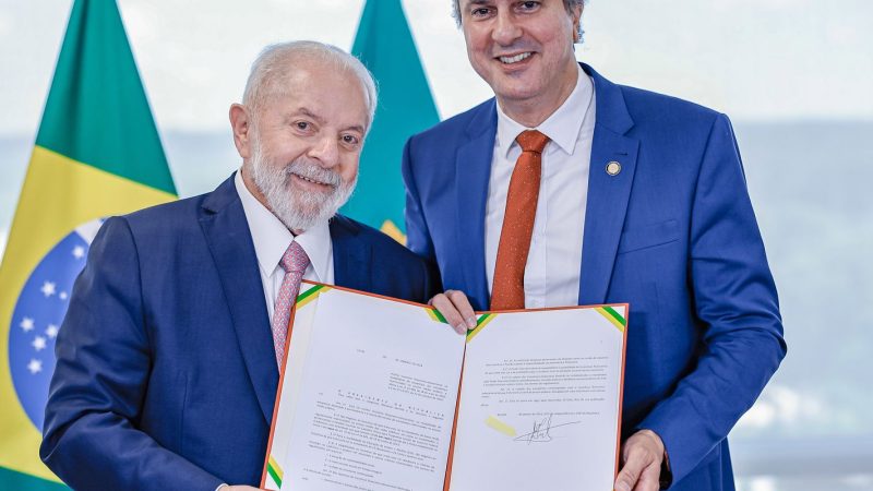 Lula sanciona lei que cria poupança para estudantes do ensino médio