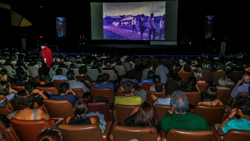 Lula sanciona leis para valorização de filmes e programas nacionais