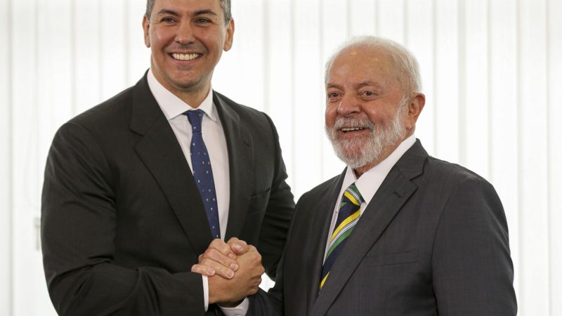Lula se reúne com presidente do Paraguai e discute energia de Itaipu