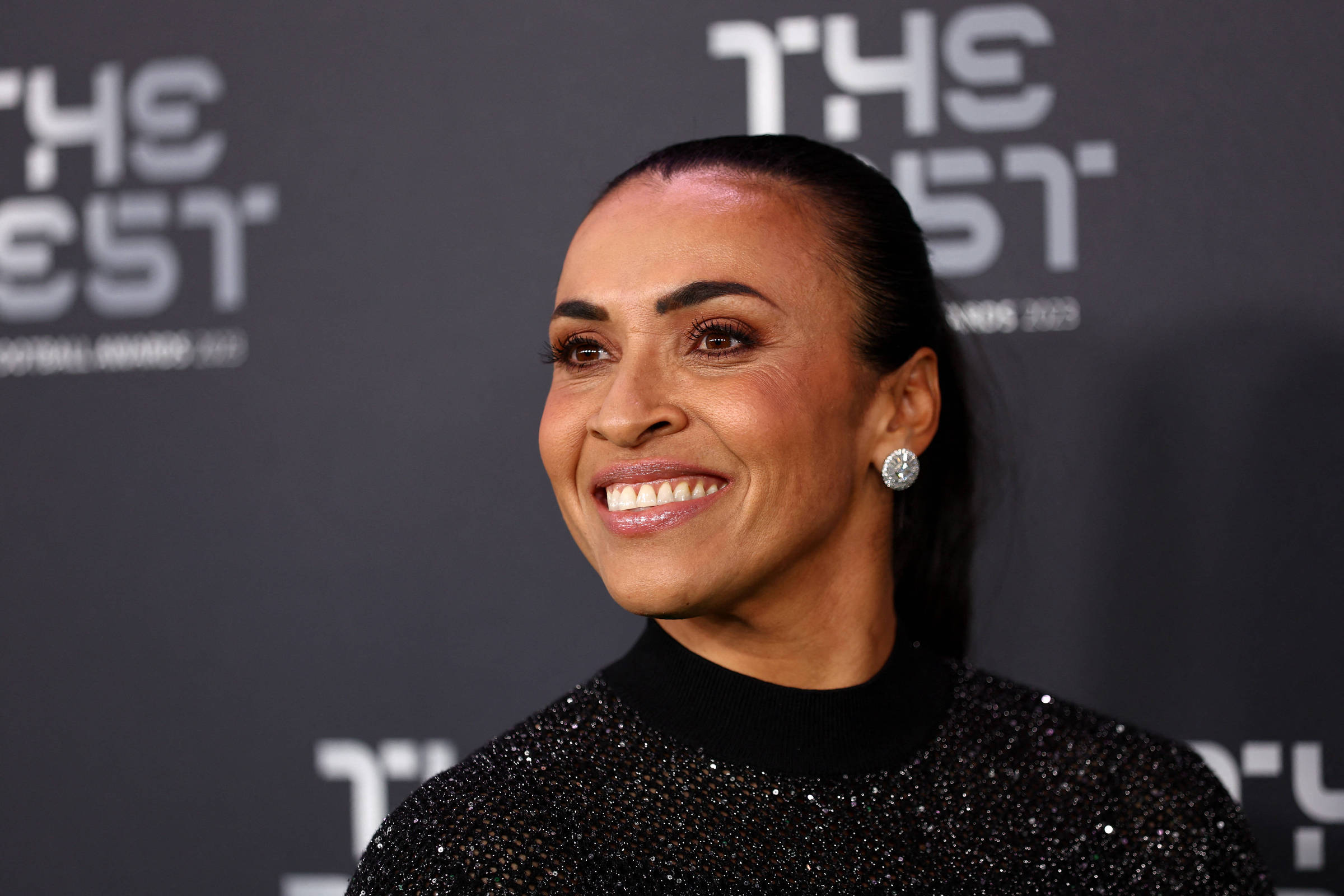 Marta é homenageada pela Fifa e fala em jogar Paris-2024 – 15/01/2024 – Esporte