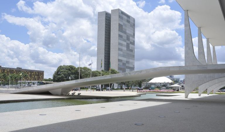 Medida provisória limita a desoneração da folha de pagamento de 17 setores da economia – Notícias
