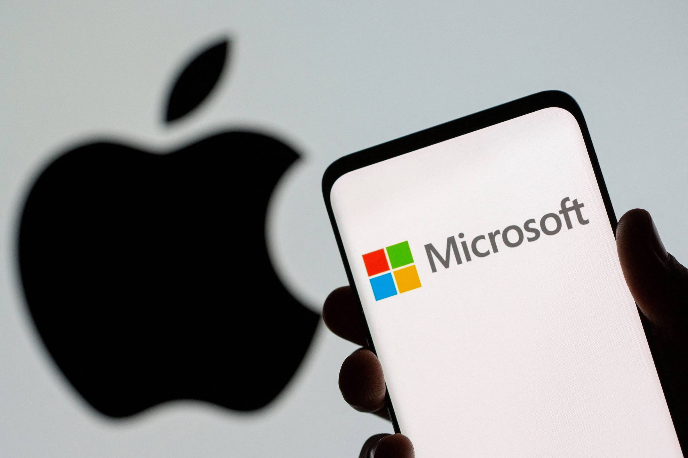 Microsoft supera Apple e se torna empresa mais valiosa – 11/01/2024 – Mercado