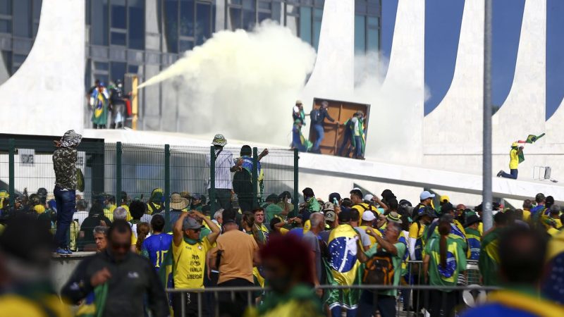 Nove em cada dez brasileiros reprovam invasões de 8 de janeiro