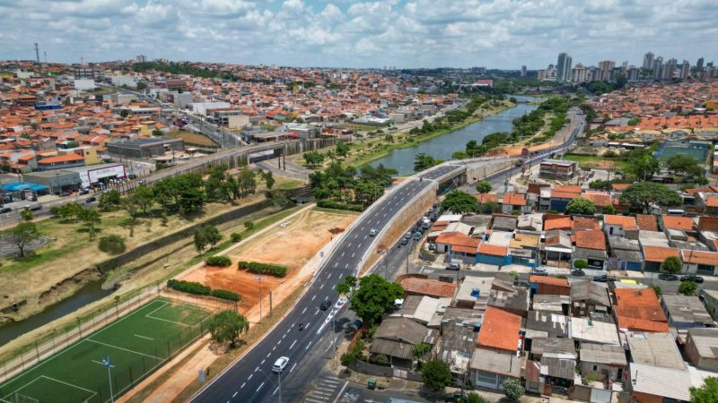 Novo elevado construdo na altura do Tancredo Neves j est liberado para trfego de veculos