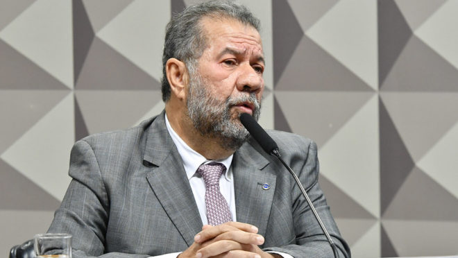 Peritos criticam governo por não conseguir zerar fila do INSS em 2023