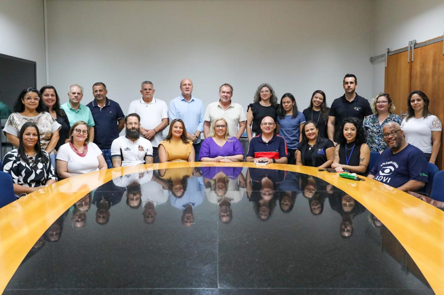 Prefeito em exerccio empossa novos membros do Comdefi