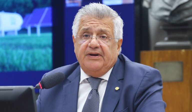 Projeto obriga usinas de energia eólica e solar a pagar compensação a estados e municípios – Notícias