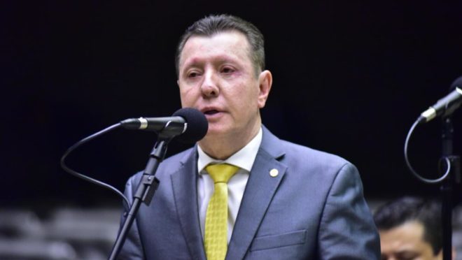 Vice-líder do governo na Câmara defende devolução da MP que reonera folha