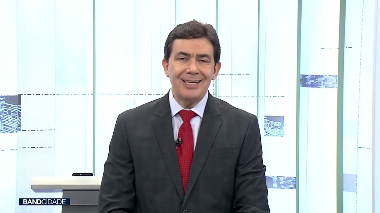 Câmeras podem ajudar a localizar suspeitos que assaltaram carro-forte dentro de supermercado